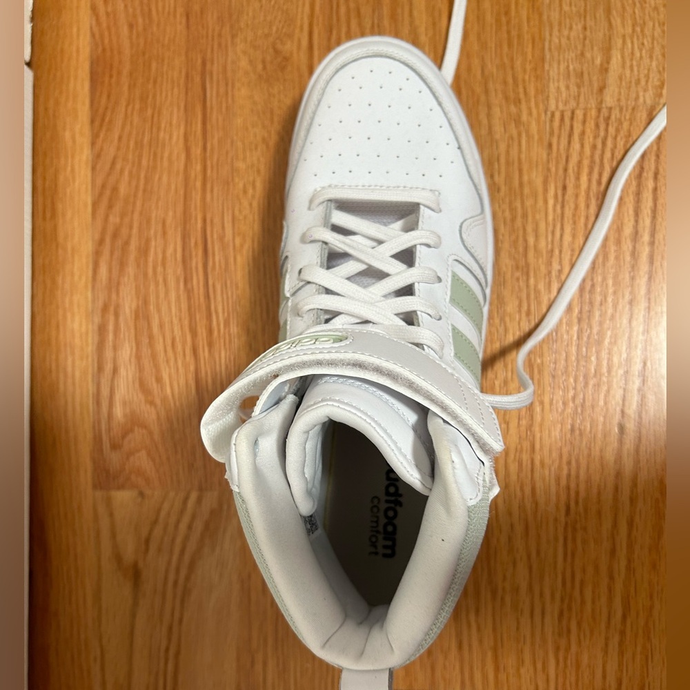 Adidas Sneakers